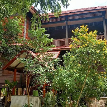 Baan Lotus Guest House Аюттхая Экстерьер фото