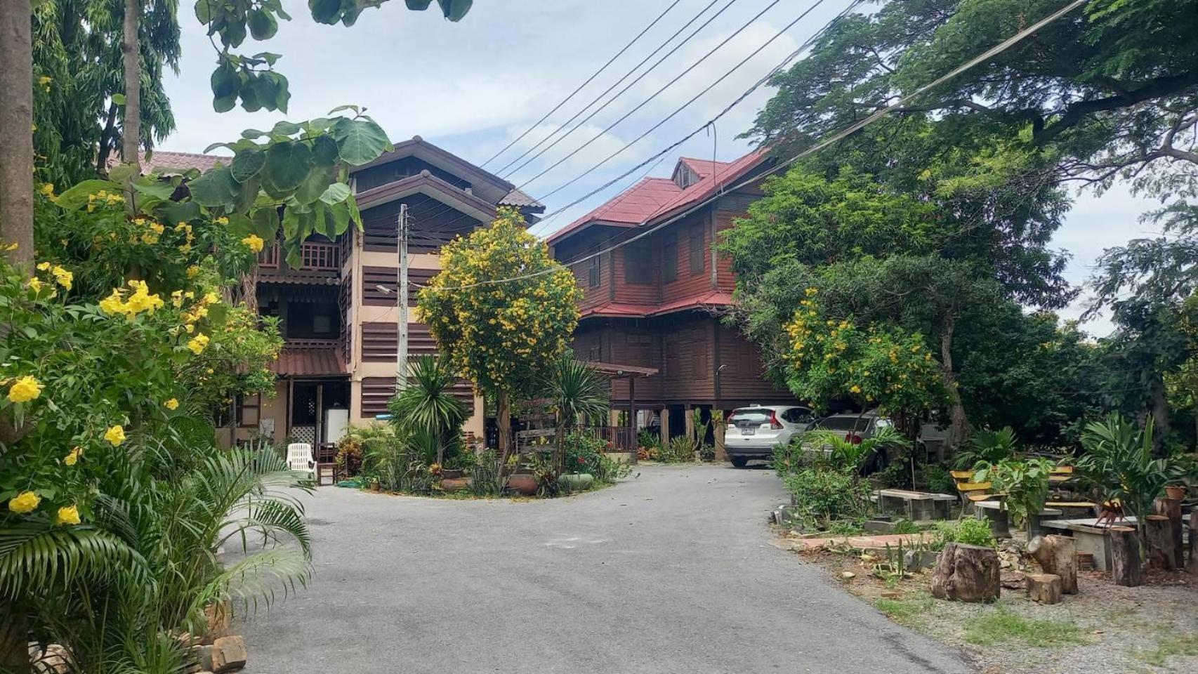 Baan Lotus Guest House Аюттхая Экстерьер фото