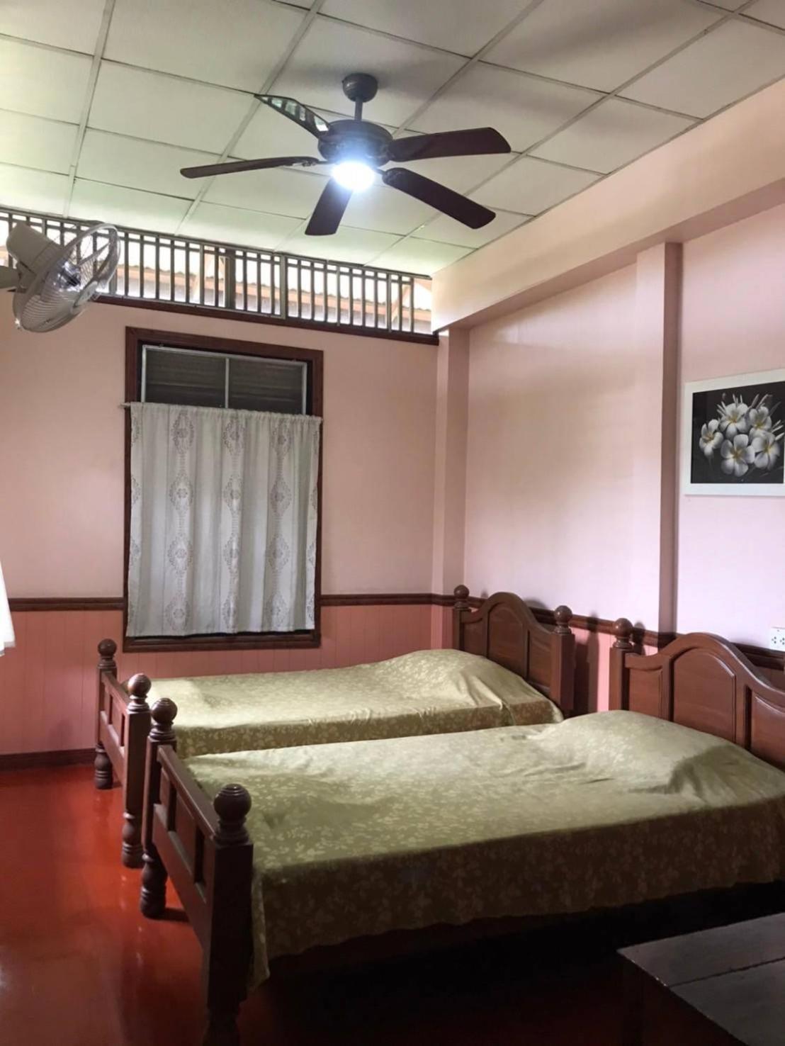 Baan Lotus Guest House Аюттхая Экстерьер фото